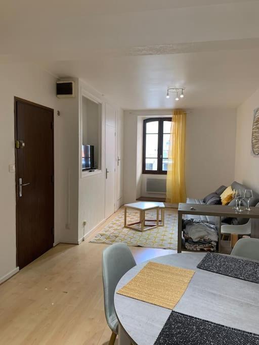 Aubenas : Beau Studio, Proche Du Chateau Ngoại thất bức ảnh